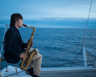 Música en vivo con Paseo en Catamarán en Alicante