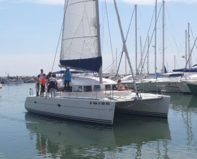 Atardecer en catamarán en Estepona con cava