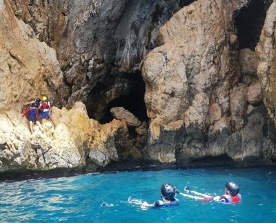 Excursión en kayak a Cova dels Coloms en Altea